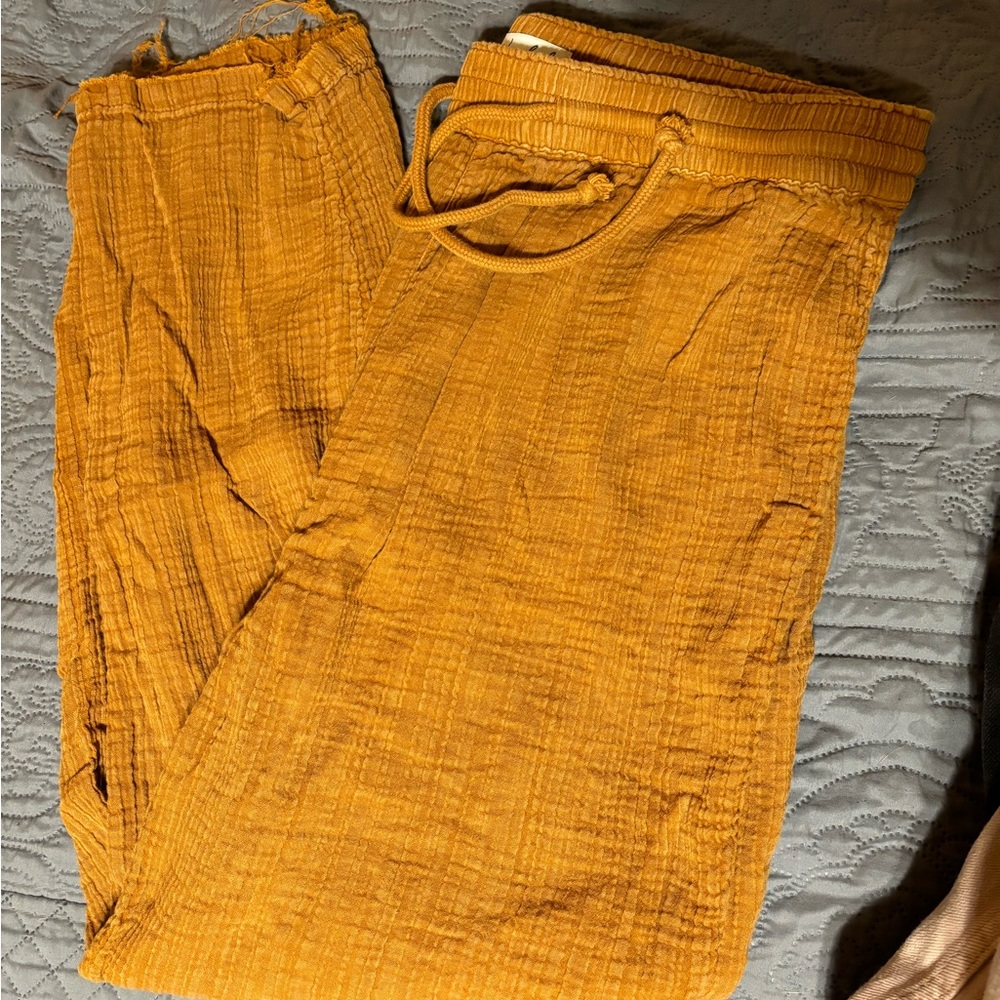 Gently Used Distressed Boho Wonderly Pants